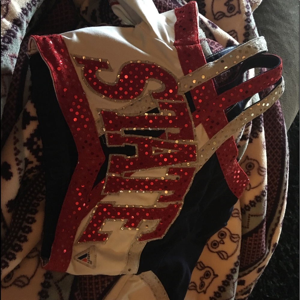 Cheerleading uniform